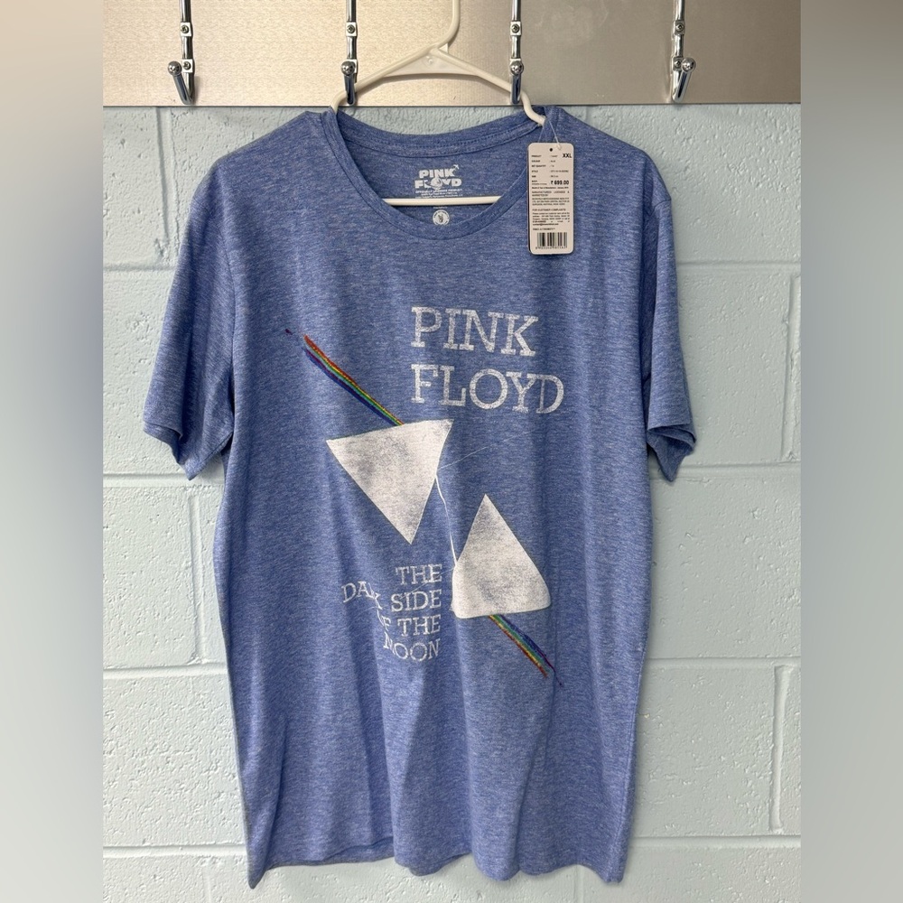 Men’s Brand New!With tags Free Authority free style Pink Floyd tshirt. Size xxl